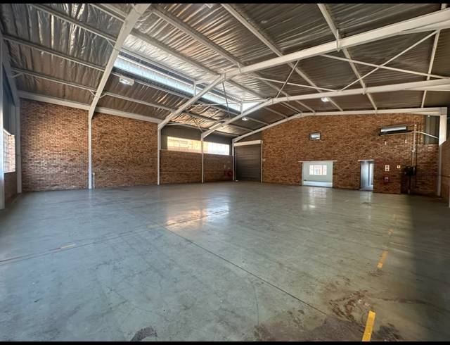 450M² WAREHOUSE TO LET IN HALFWAY HOUSE